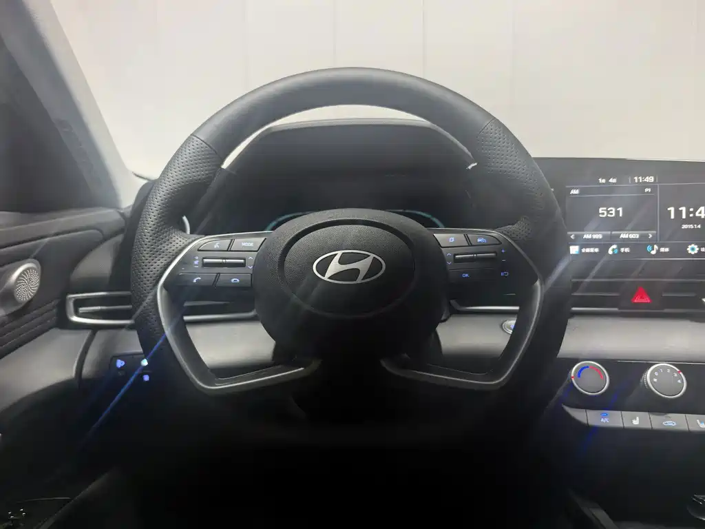 Hyundai Elantra — миниатюра 15