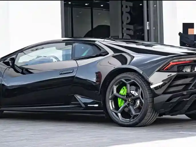 LAMBORGHINI HURACÁN