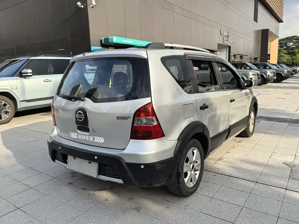 Nissan Livina — миниатюра 6
