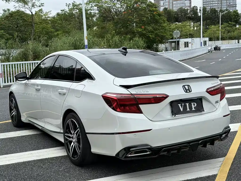 Honda Inspire — миниатюра 10