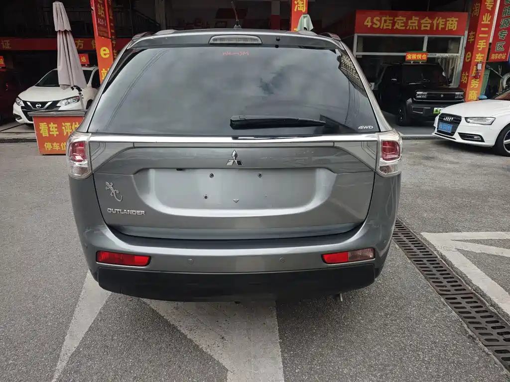 Mitsubishi Outlander (Import) — миниатюра 4