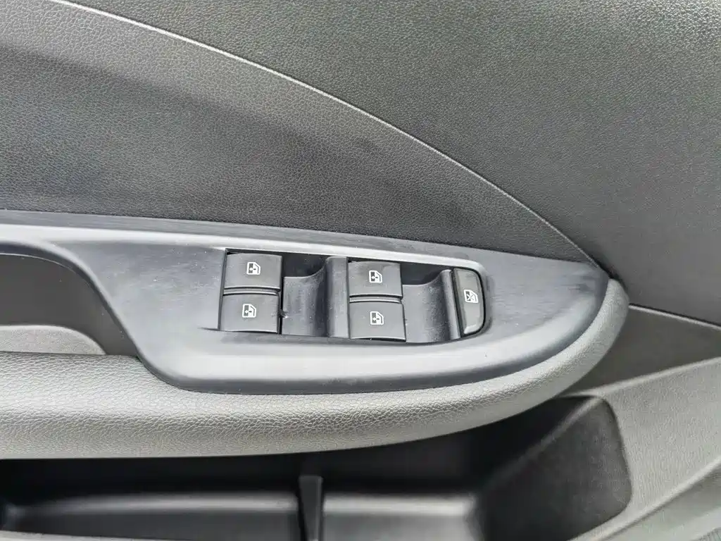 Buick Excelle — миниатюра 9