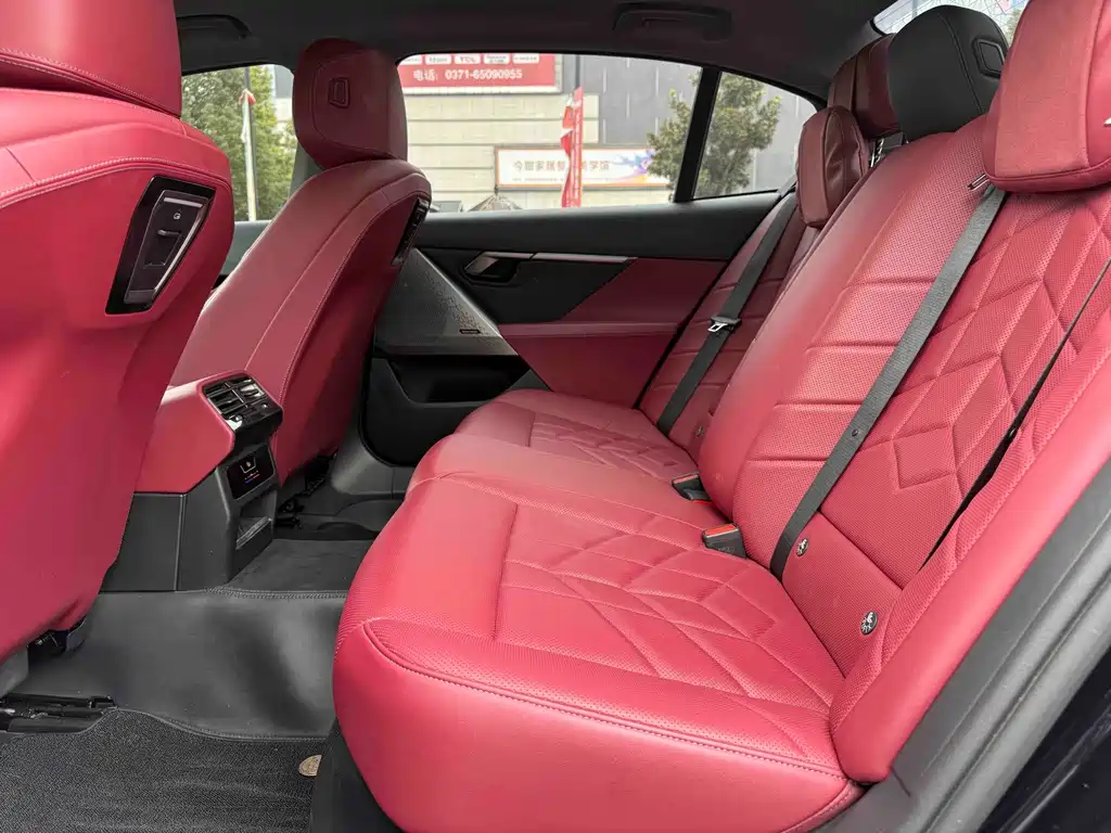 BMW 5 Series — миниатюра 6