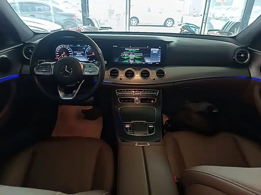 Mercedes-Benz E-Class (Import) — миниатюра 10