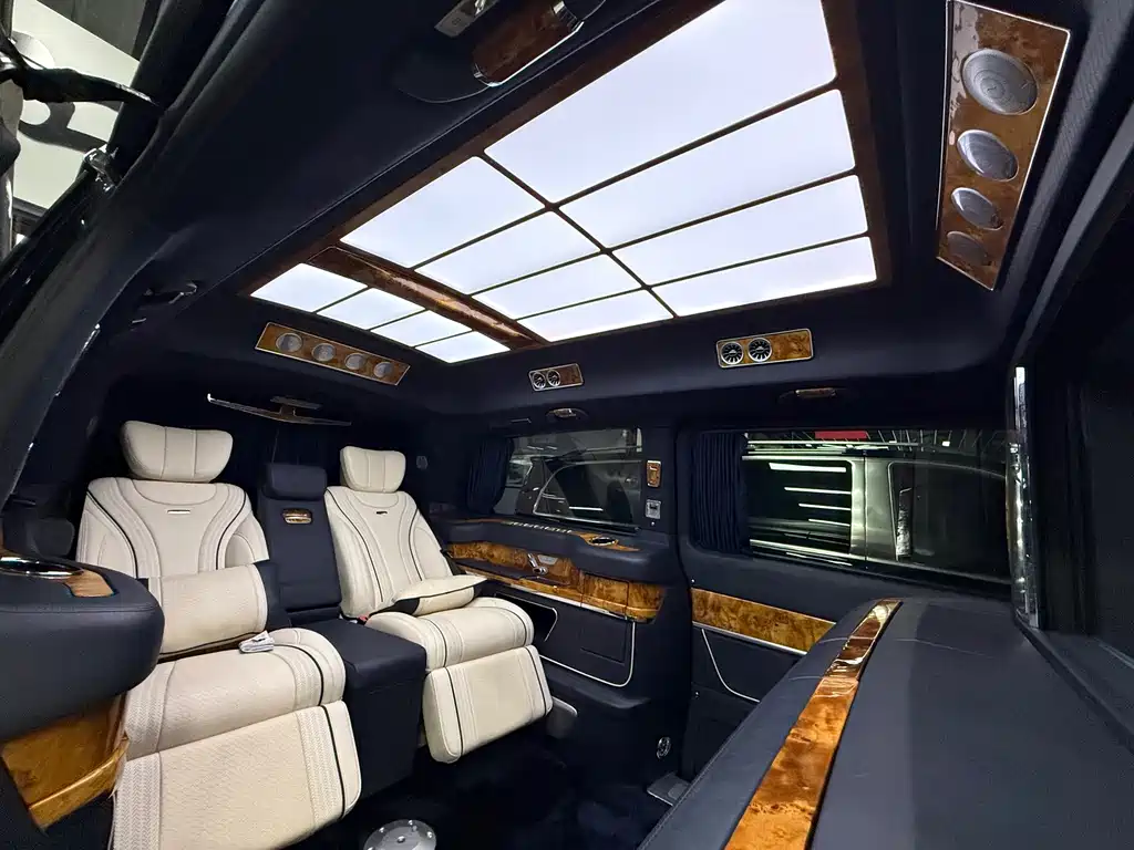 Mercedes-Benz V-Class — миниатюра 11