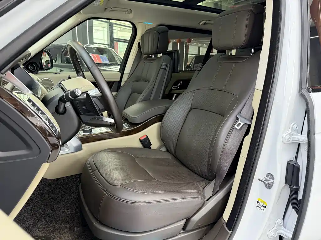Land Rover Range Rover 2022 3.0 L6 400PS