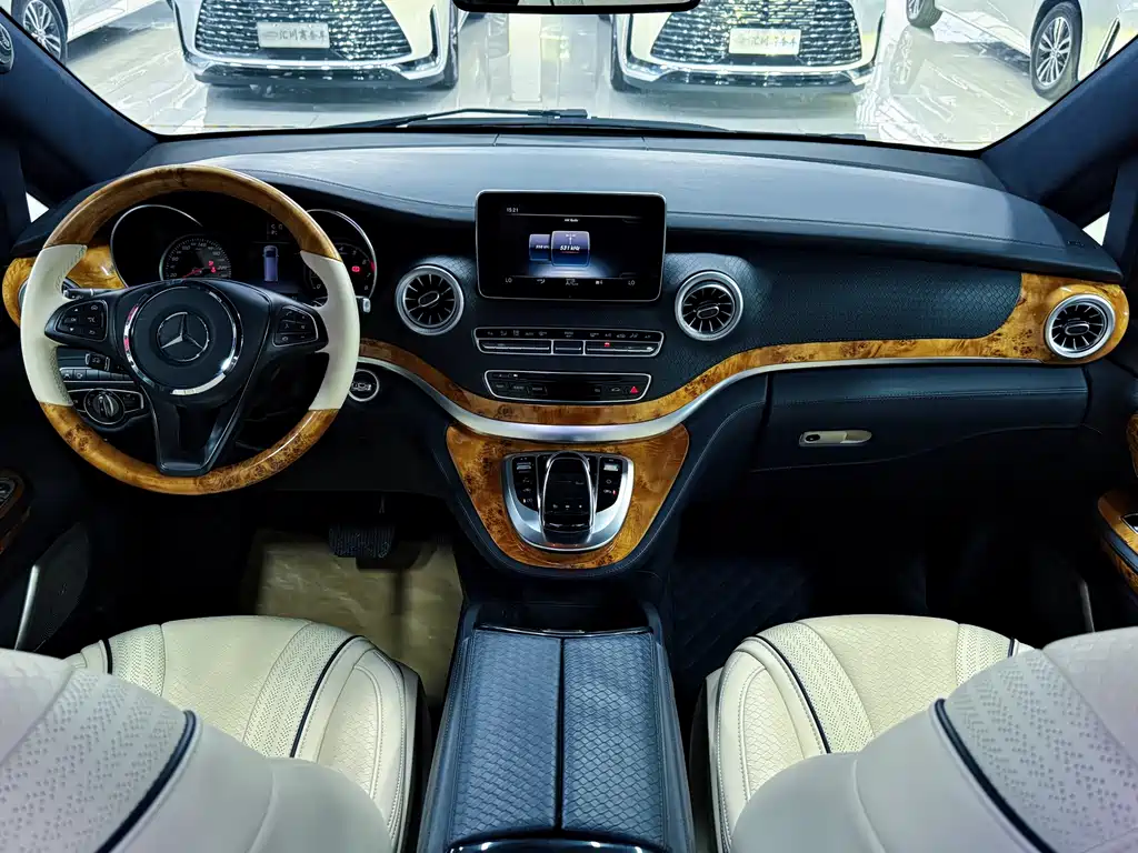 Mercedes-Benz V-Class — миниатюра 14