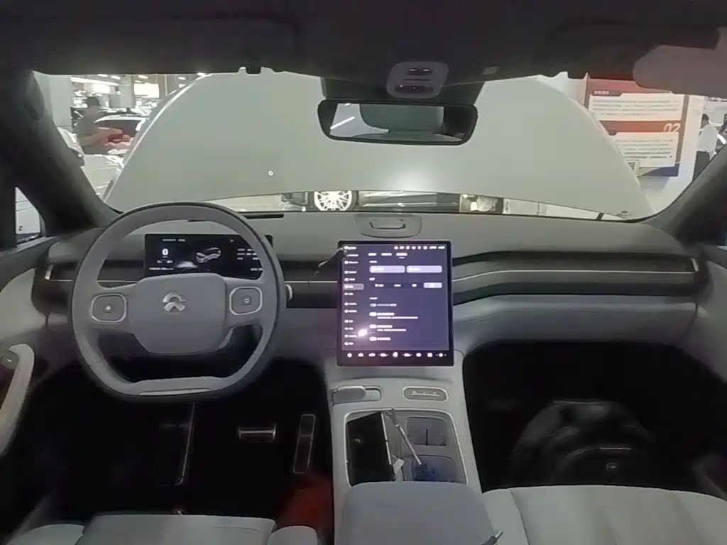 NIO ES8 — миниатюра 10