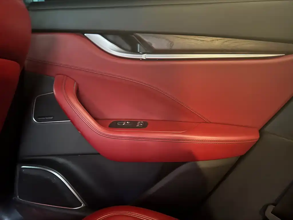 Maserati Levante — миниатюра 15