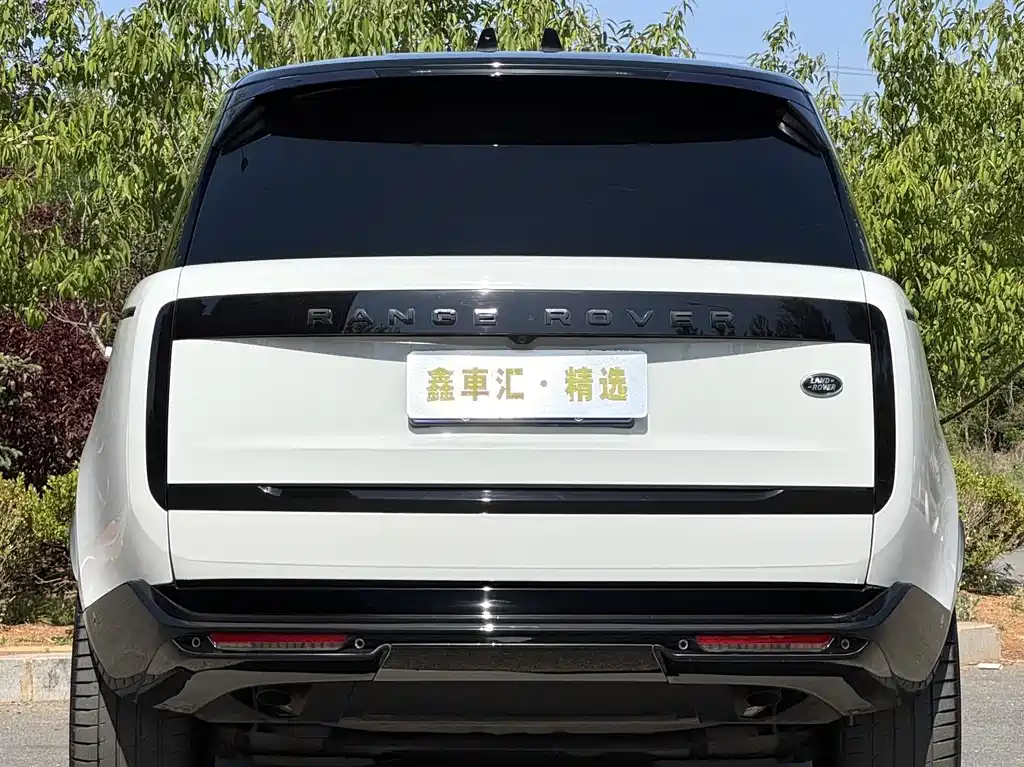 Land Rover Range Rover 2023 3.0 L6 400PS мест Long Wheelbase