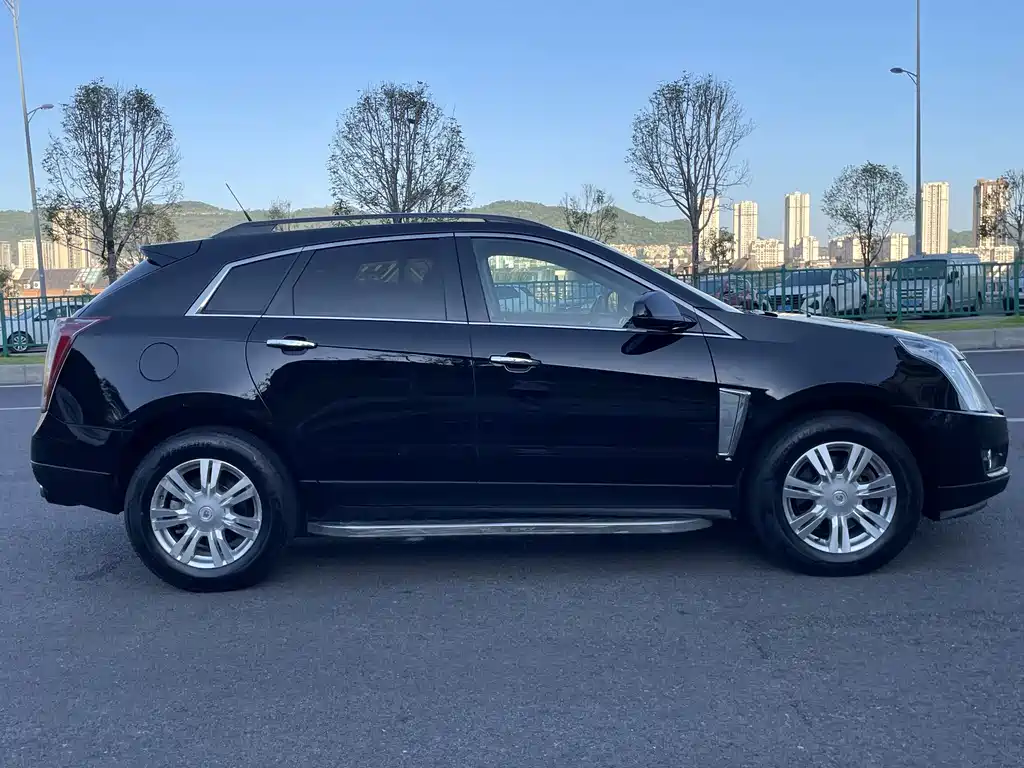 Cadillac SRX — миниатюра 3