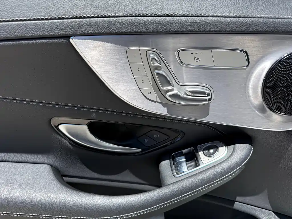Mercedes-Benz C-Class (Import) — миниатюра 18