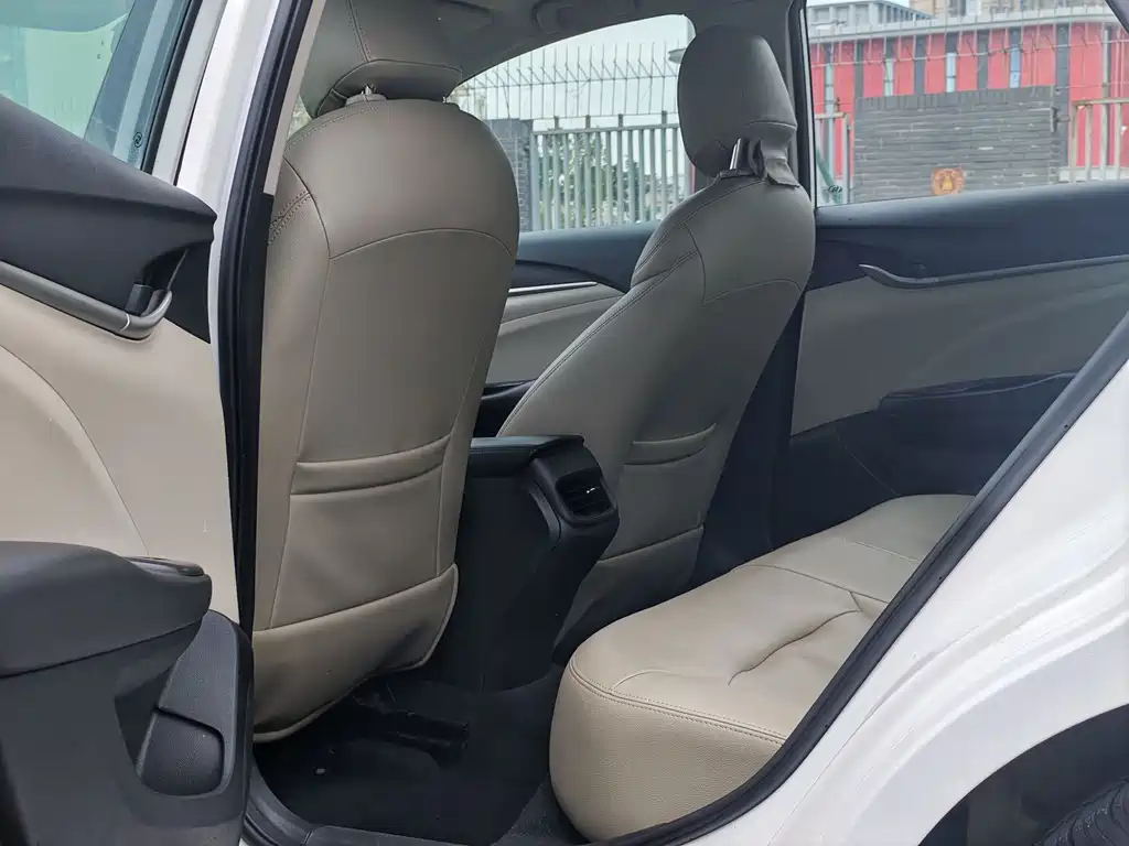 Buick Excelle — миниатюра 7