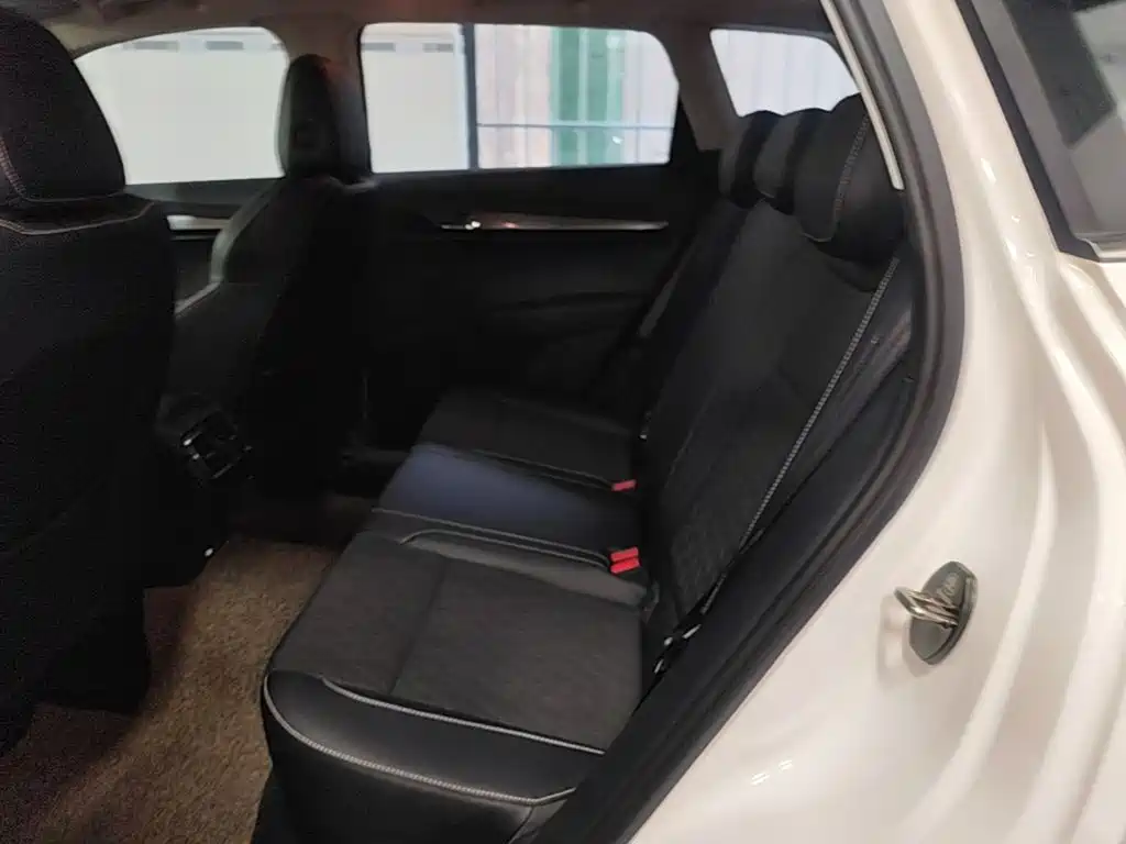 Skoda Karoq — миниатюра 17