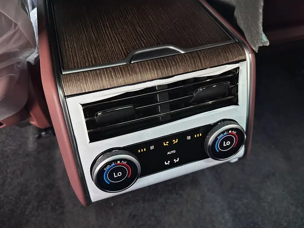 Land Rover Range Rover — миниатюра 4