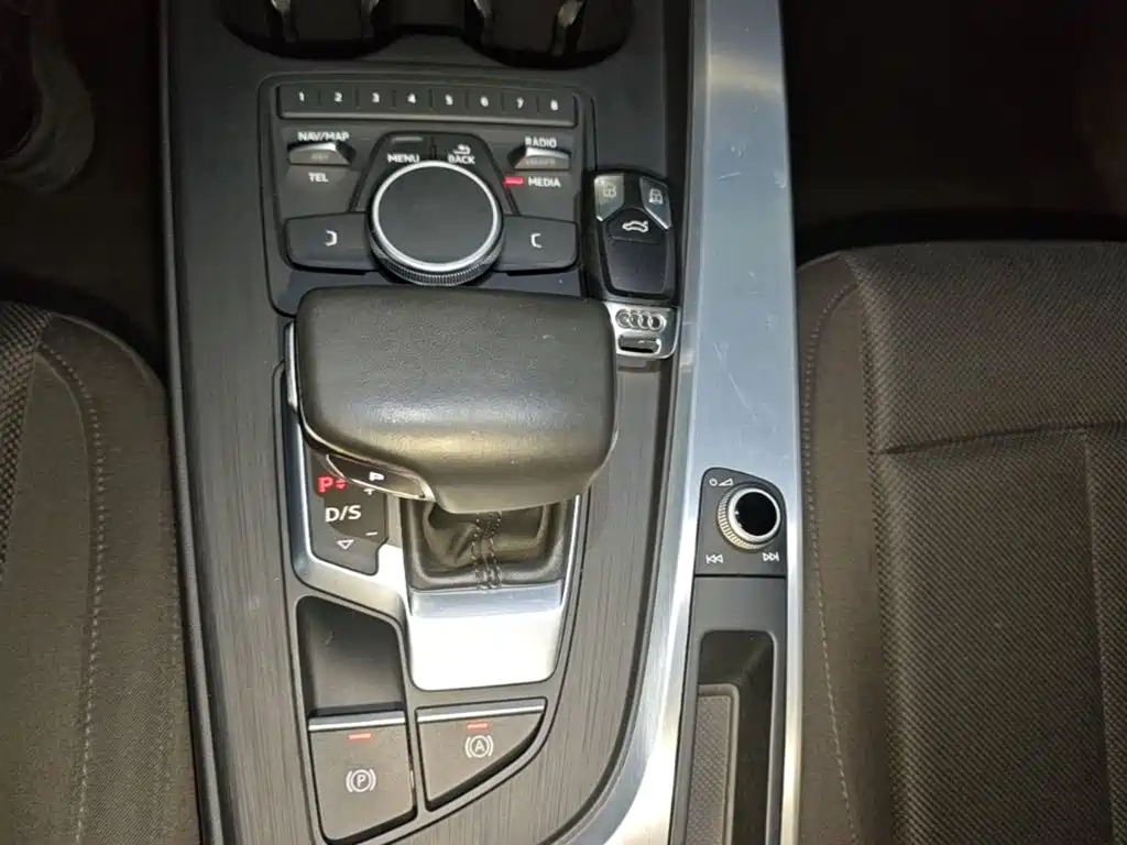Audi A4L — миниатюра 14