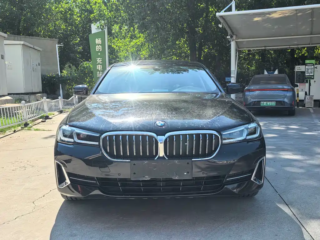 BMW 5 Series — миниатюра 2