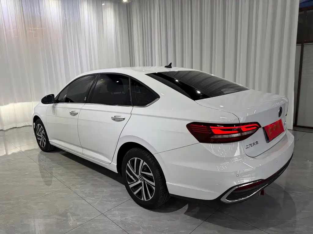 Volkswagen Lavida — миниатюра 6