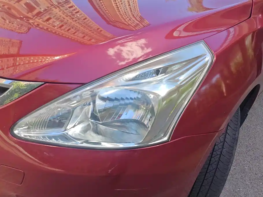 Nissan Tiida — миниатюра 5