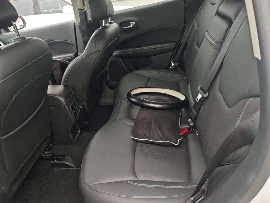 Jeep Compass — миниатюра 17
