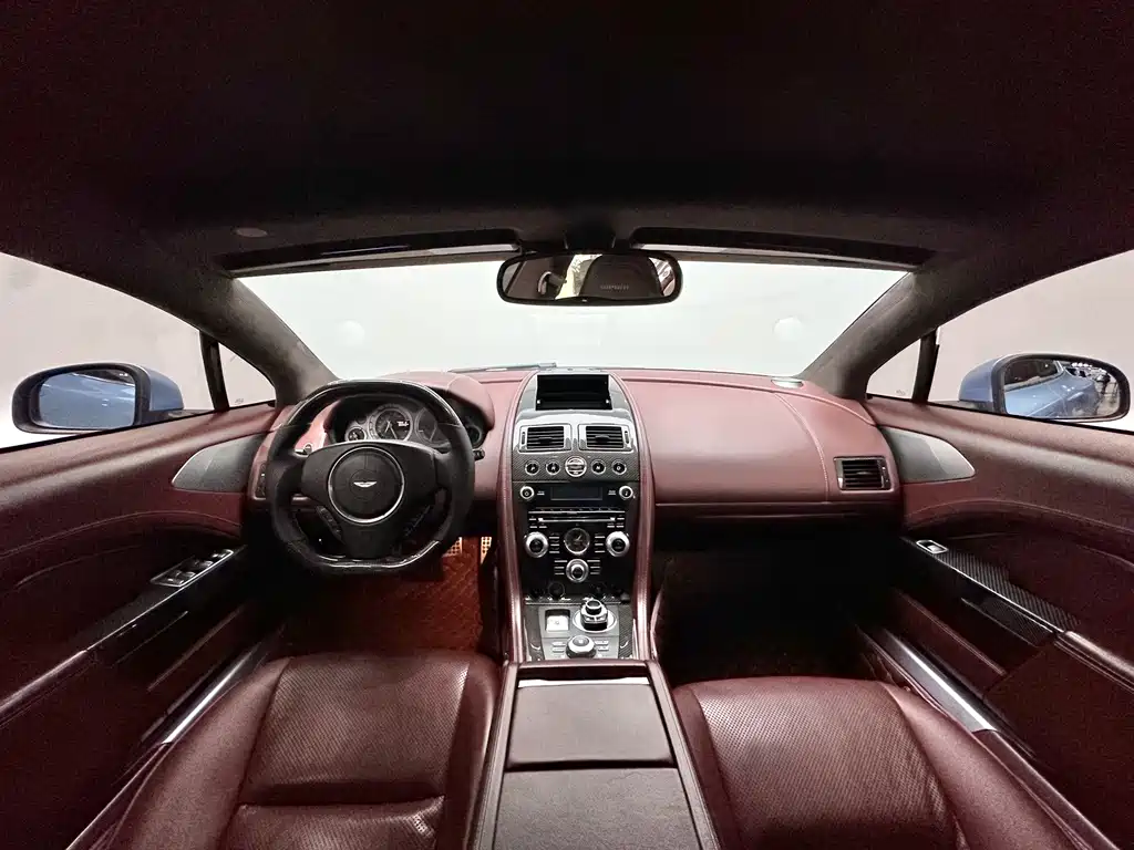 Aston Martin Rapide — миниатюра 10