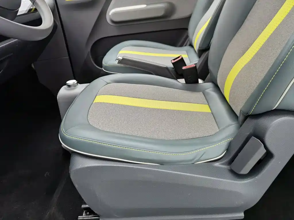 Wuling MINIEV — миниатюра 20