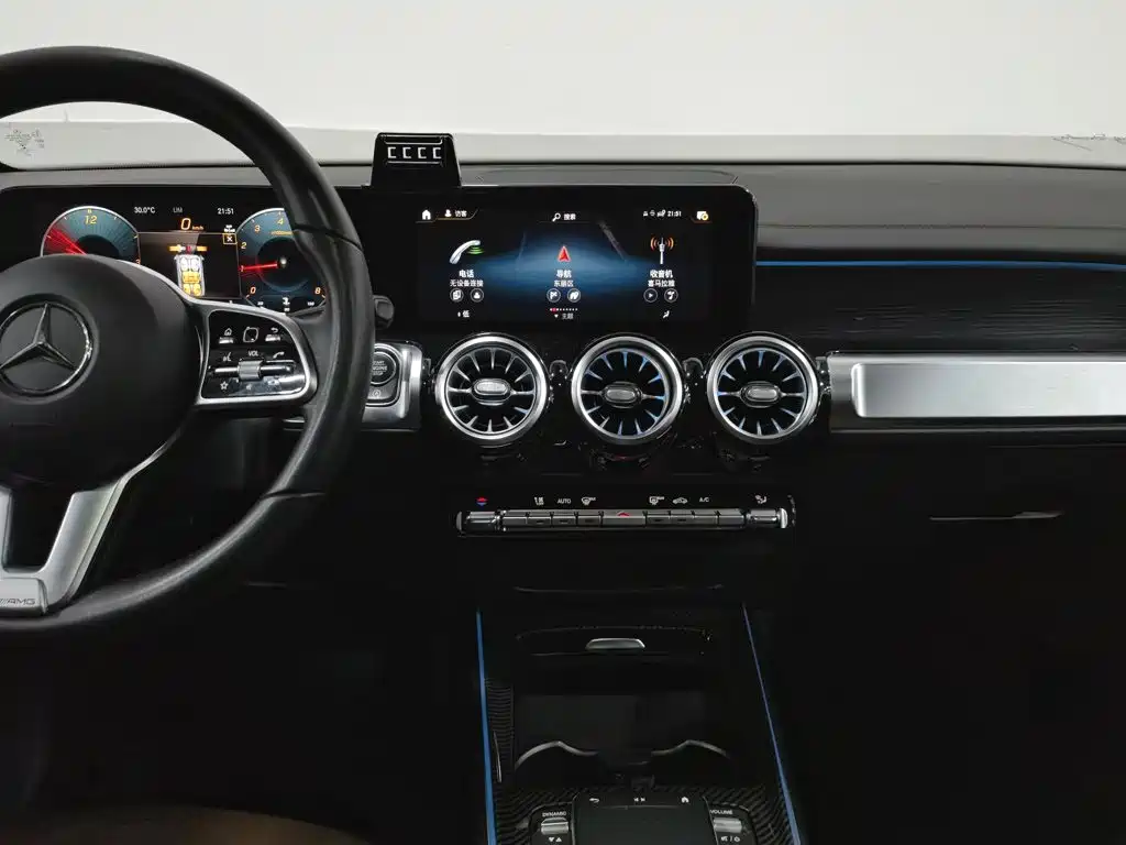 Mercedes-Benz GLB — миниатюра 12