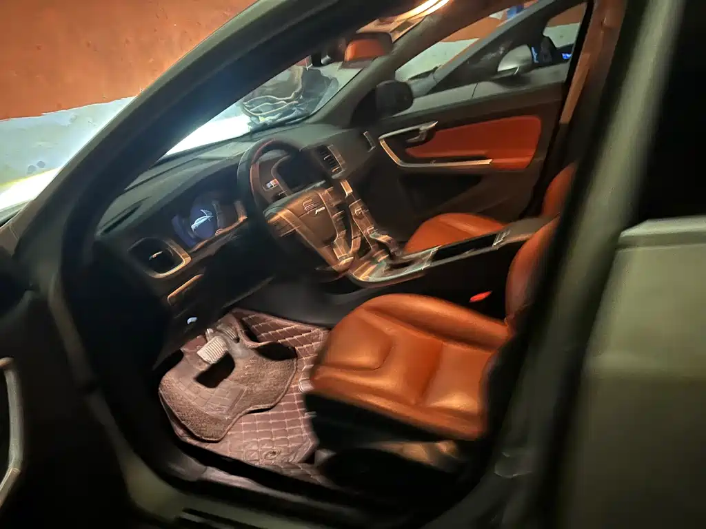 Volvo S60 — миниатюра 2