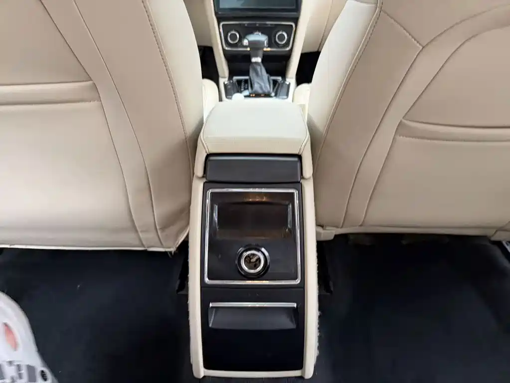 Skoda Superb — миниатюра 21