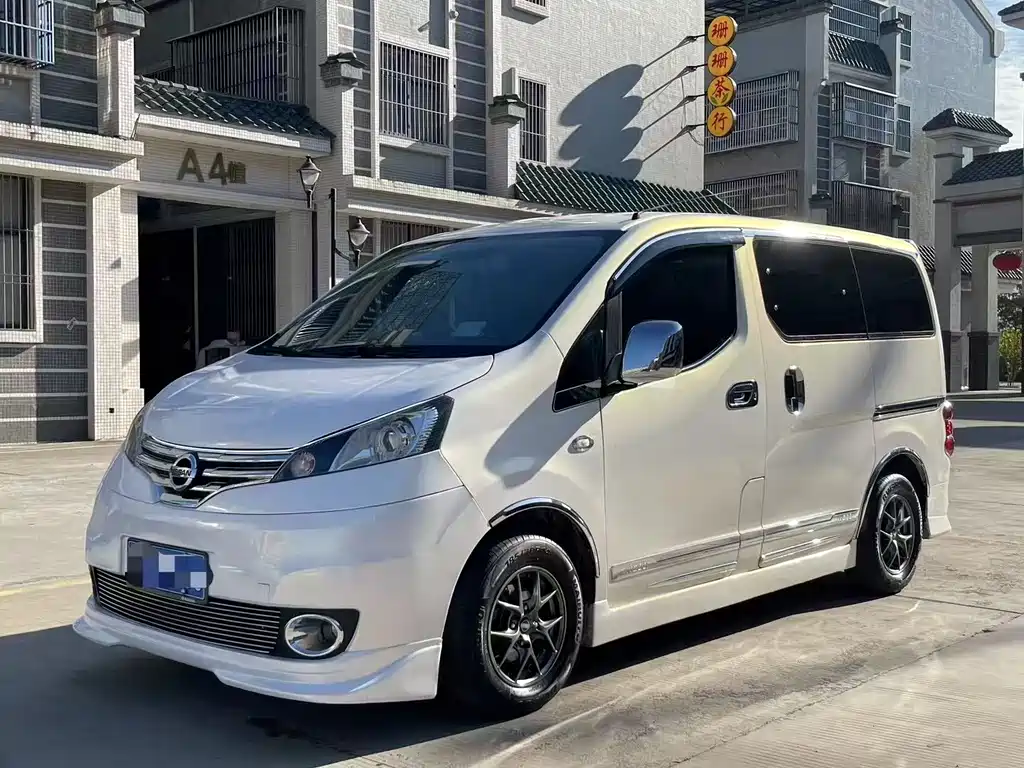 Nissan NV200 — миниатюра 10