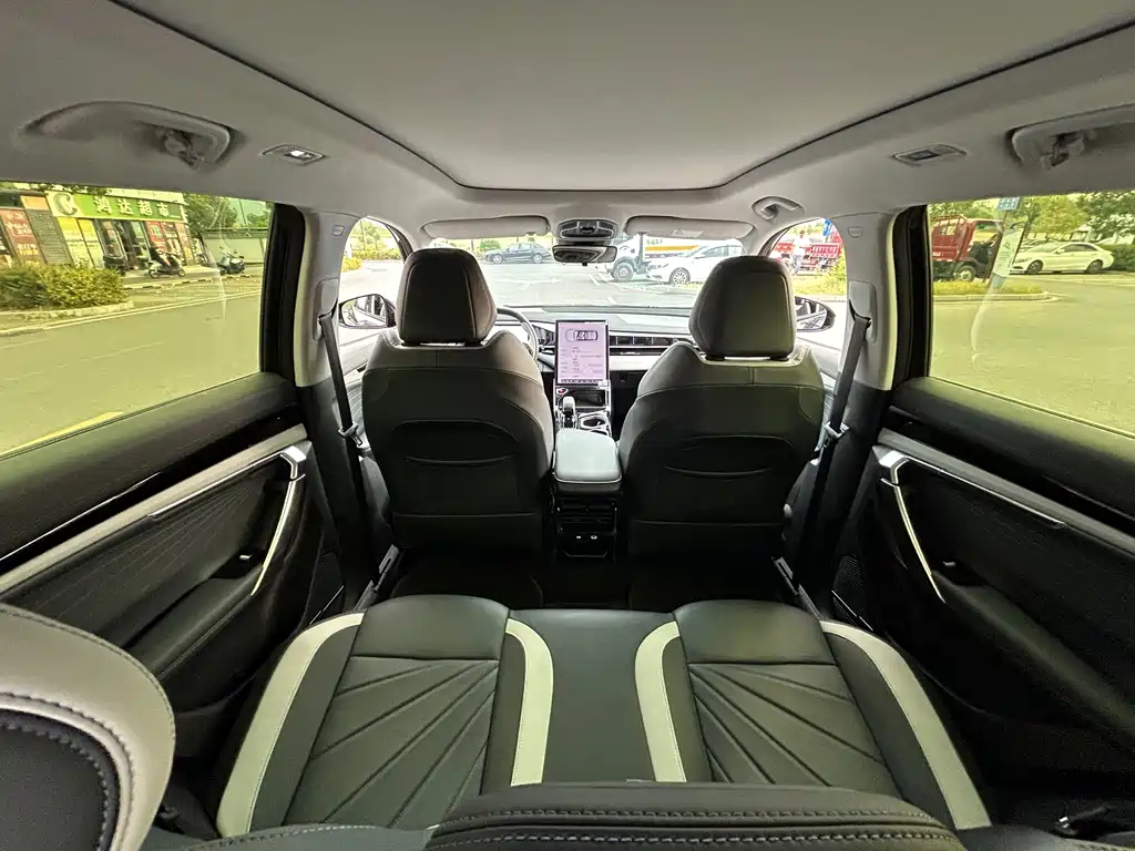 Geely Boyue L — миниатюра 24