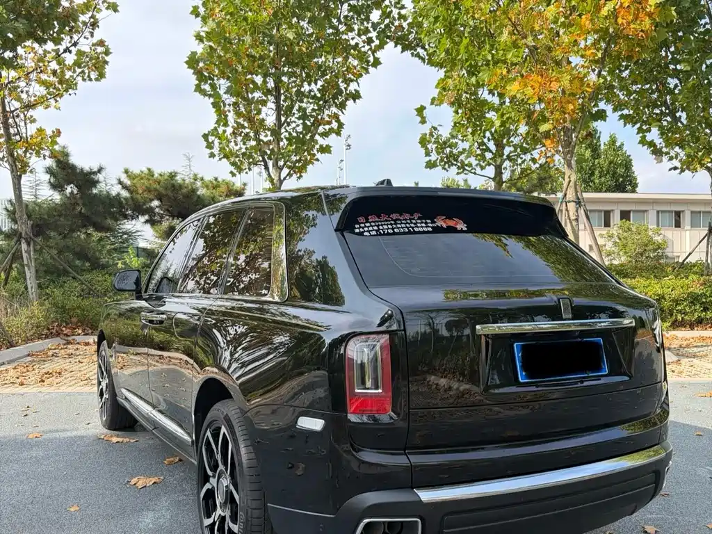 Rolls-Royce Cullinan — миниатюра 6