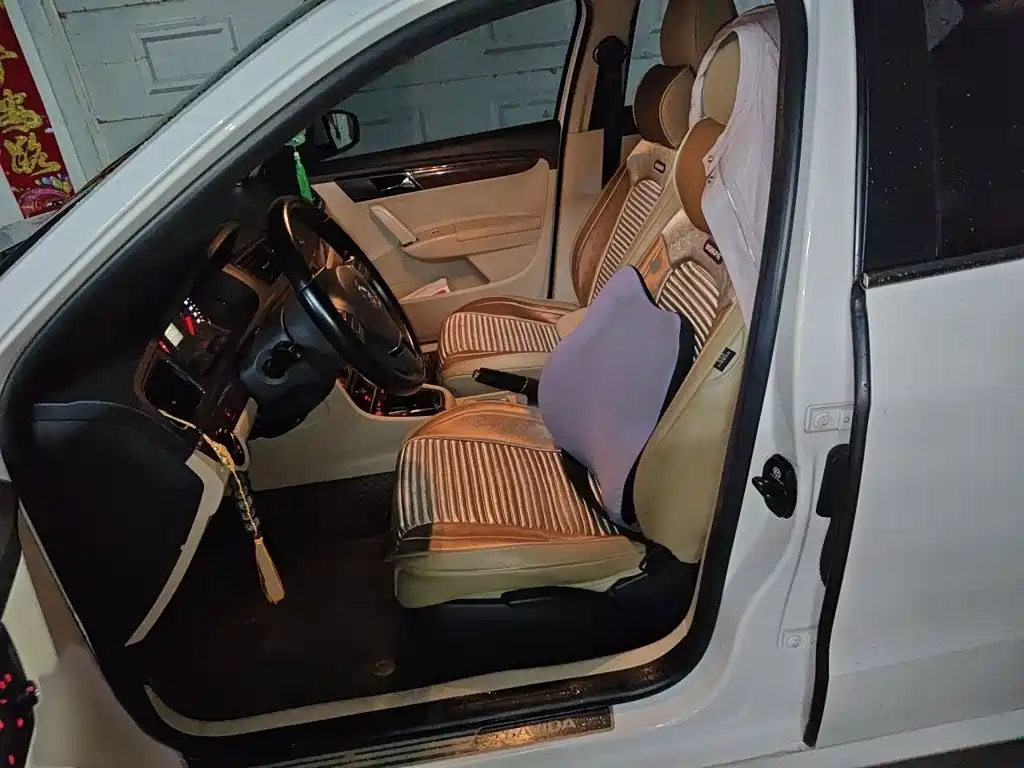 Volkswagen Lavida — миниатюра 8