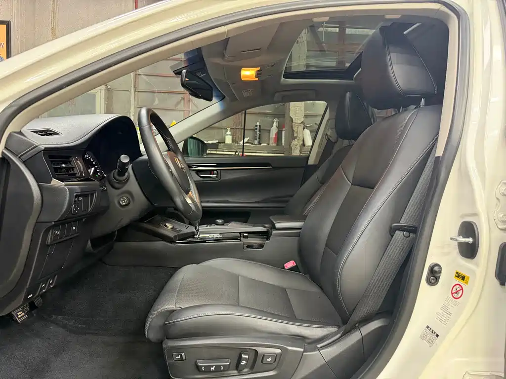 Lexus ES — миниатюра 24
