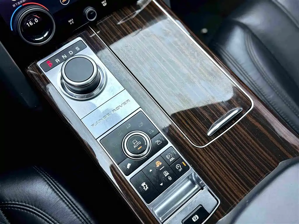 Land Rover Range Rover — миниатюра 12
