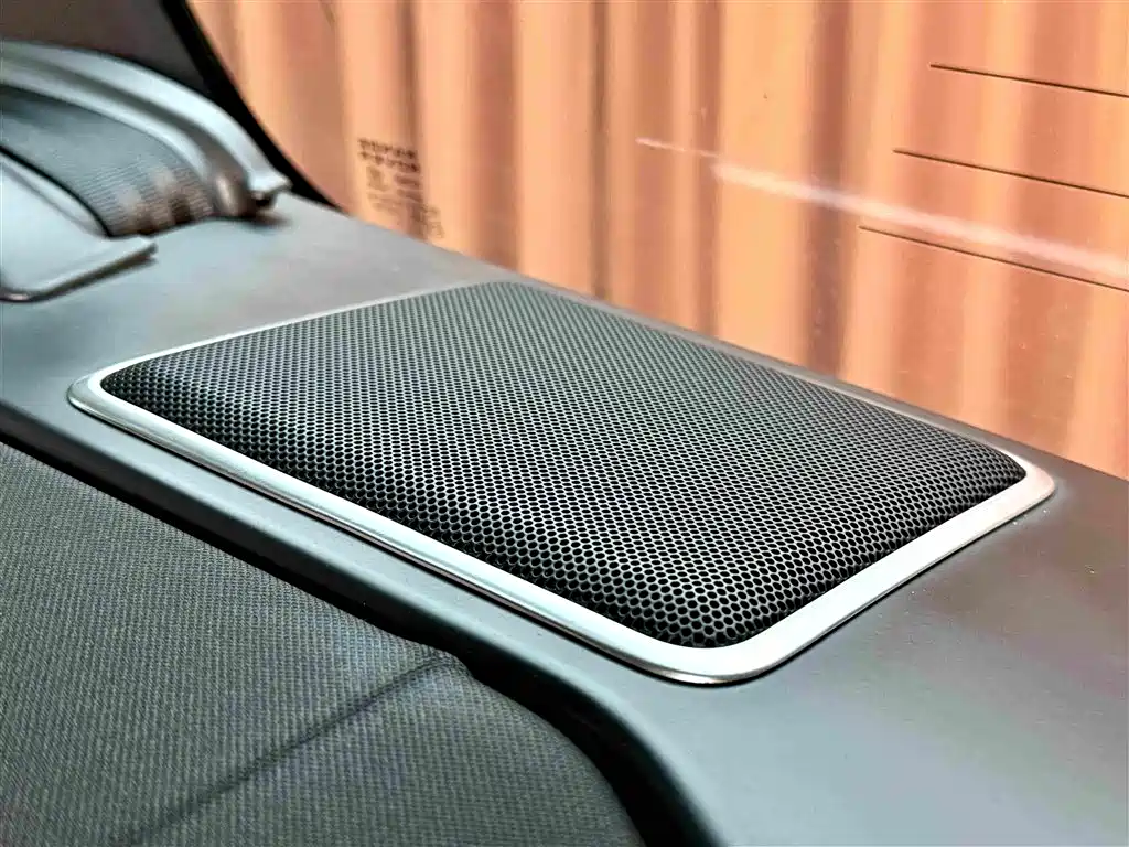 Land Rover Range Rover — миниатюра 17