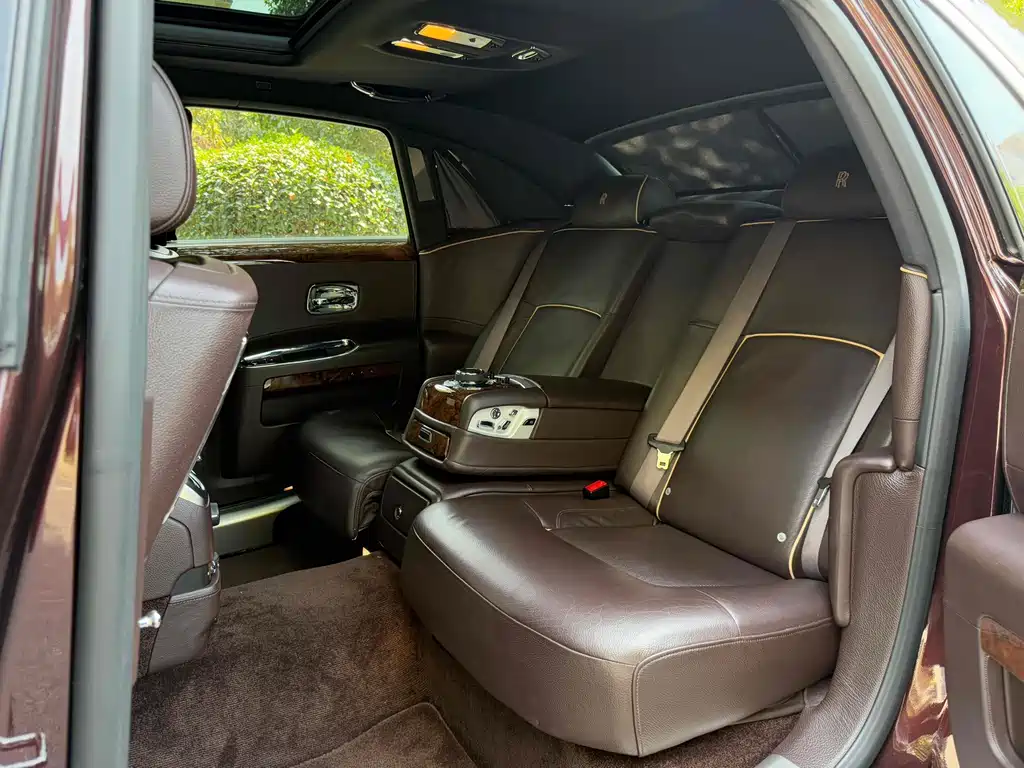 Rolls-Royce Ghost — миниатюра 8