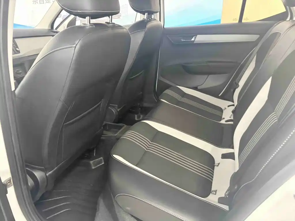 Skoda Fabia — миниатюра 17