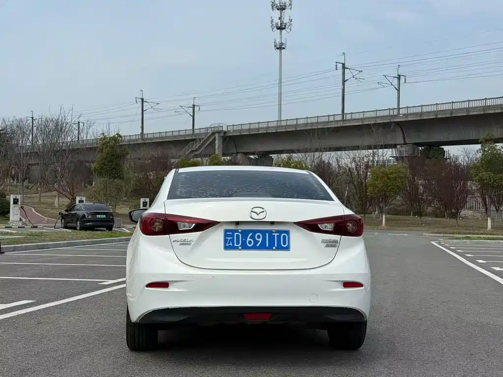 Mazda 3 Axela — миниатюра 9