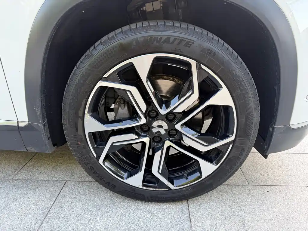NIO ES8 — миниатюра 19