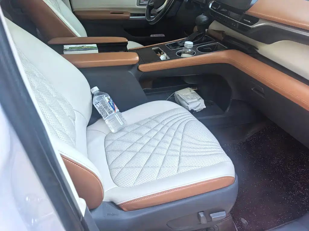 Toyota Sienna — миниатюра 3