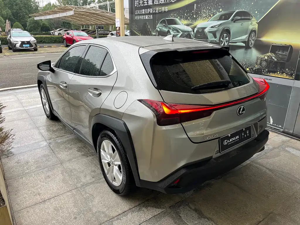 Lexus UX — миниатюра 5
