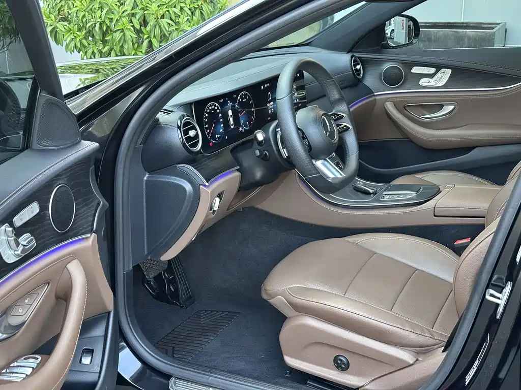 Mercedes-Benz E-Class — миниатюра 6