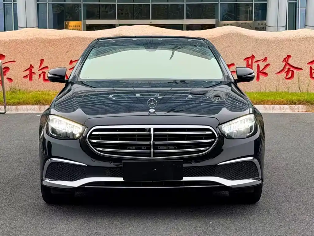 Mercedes-Benz E-Class — миниатюра 5