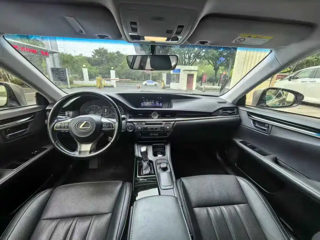 Lexus ES 2015 200 Elite