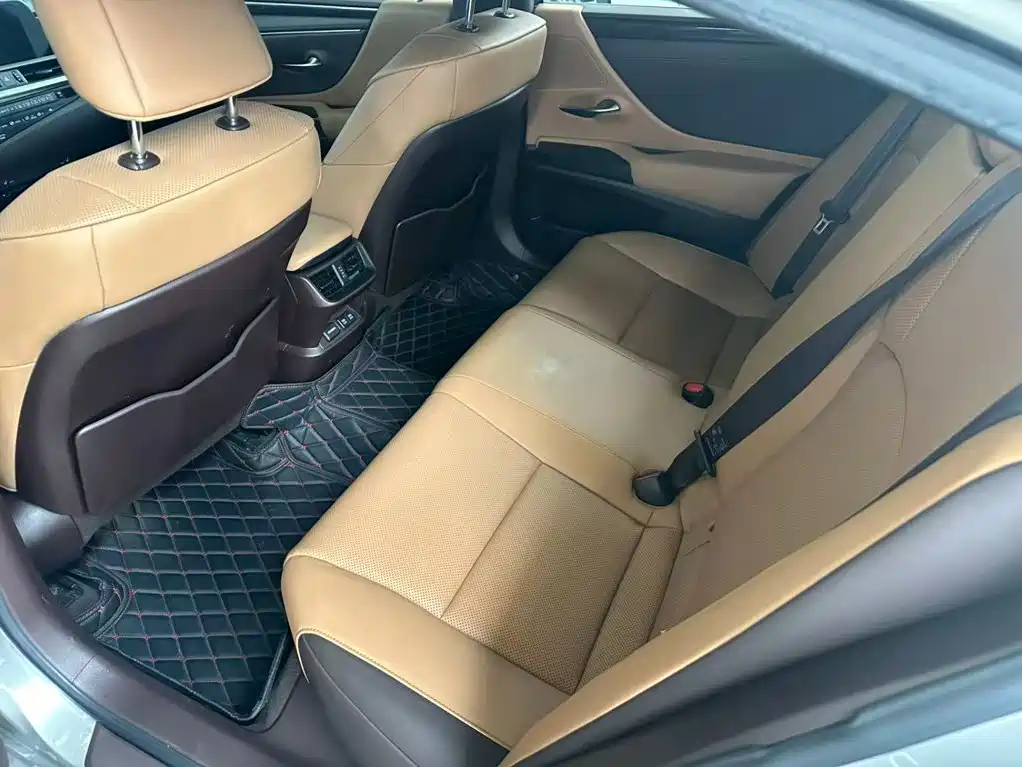Lexus ES — миниатюра 8