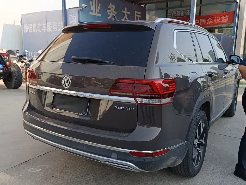 Volkswagen Teramont — миниатюра 3