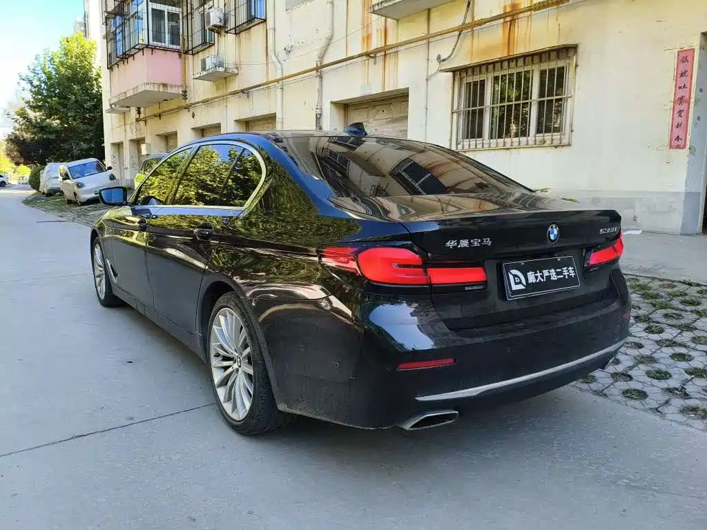 BMW 5 Series — миниатюра 6