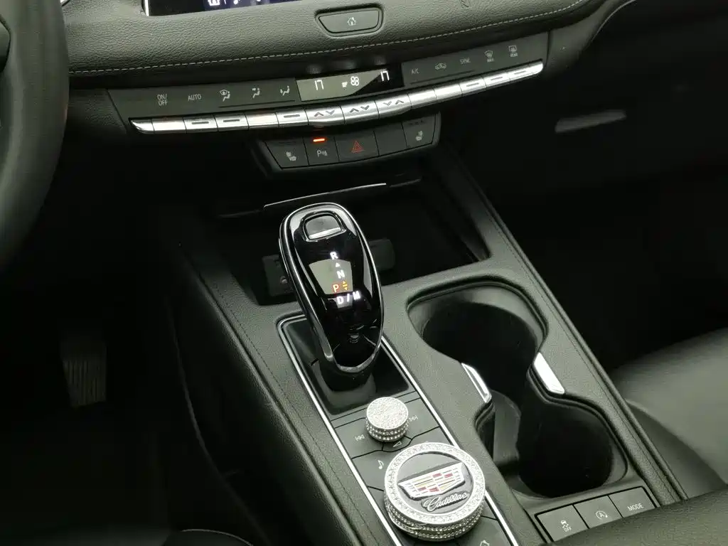 Cadillac XT4 — миниатюра 13