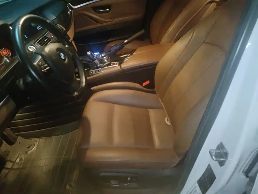 BMW 5 Series — миниатюра 16